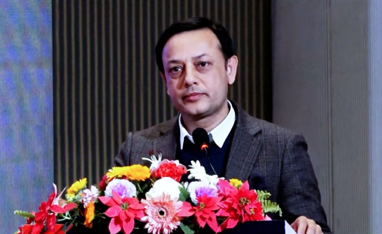 डिपि अर्यालले छोडे पार्टी, दिए राजीनामा