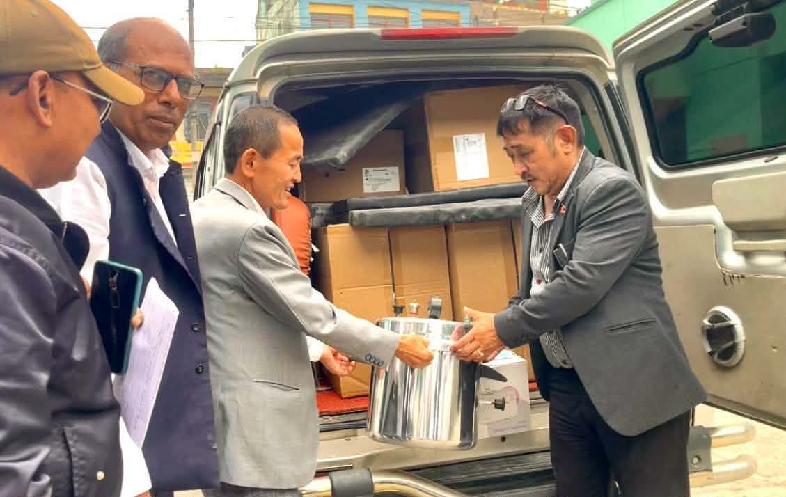 कमल गाउँपालिकामा १० लाख बराबरका स्वास्थ्य सामग्री भित्रिए, सेवा प्रवाह थप सुदृढ हुने अपेक्षा