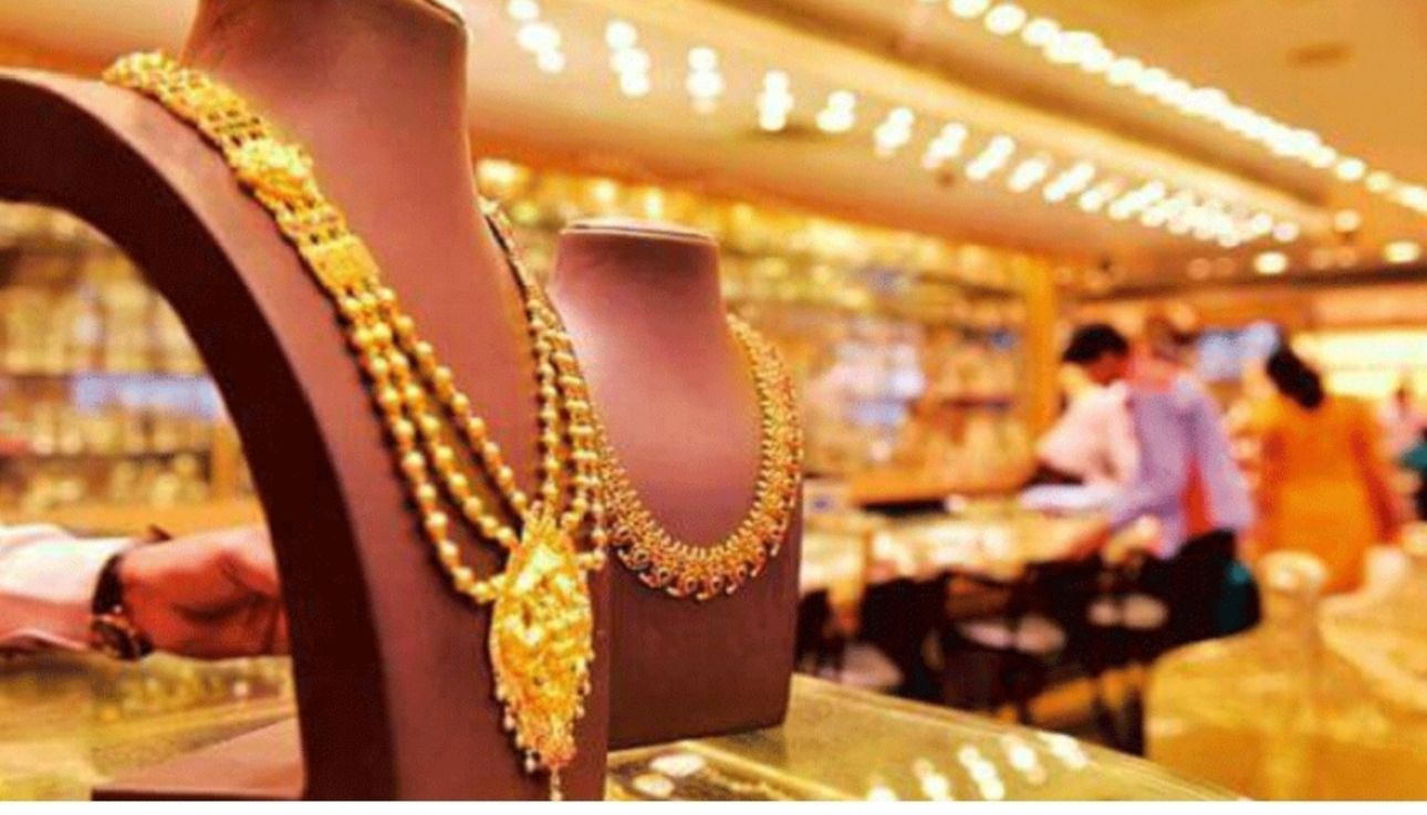 सुनचाँदीको भाउ फेरि घट्यो, सुन तोलामा १,८०० रुपैयाँले सस्तियो