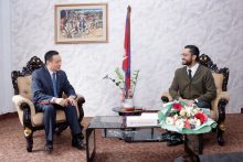 शिक्षामन्त्री सस्मित पोखरेल सँग चिनियाँ राजदूतको शिष्टाचार भेट, सहकार्य विस्तारमा जोड