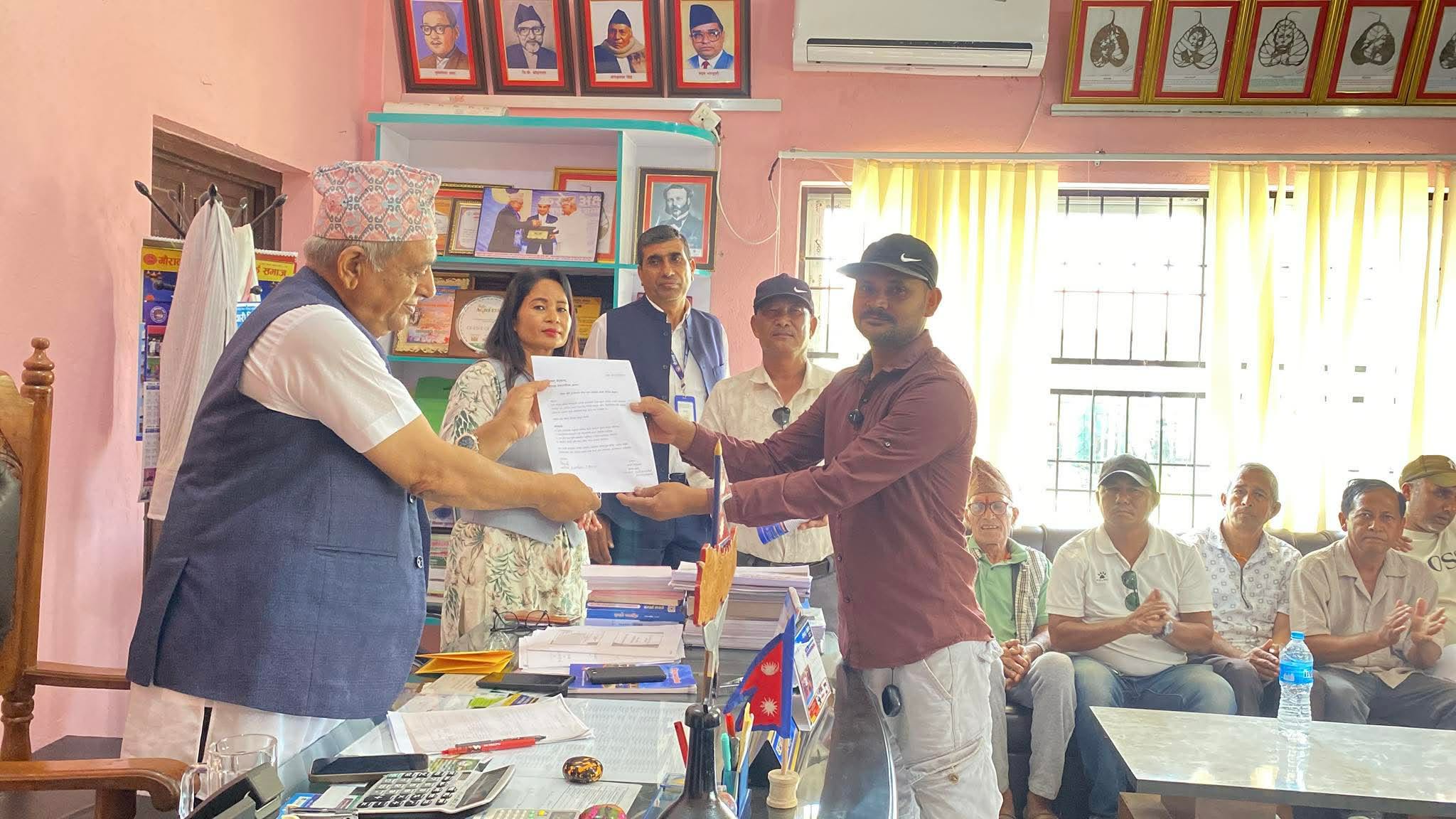 गत वर्षको आन्दोलन सम्झाउँदै फेरि सडकमा गौरादहका किसान “पसिना किसानको, निर्णय कसको ?” भन्दै उचित मूल्यको माग